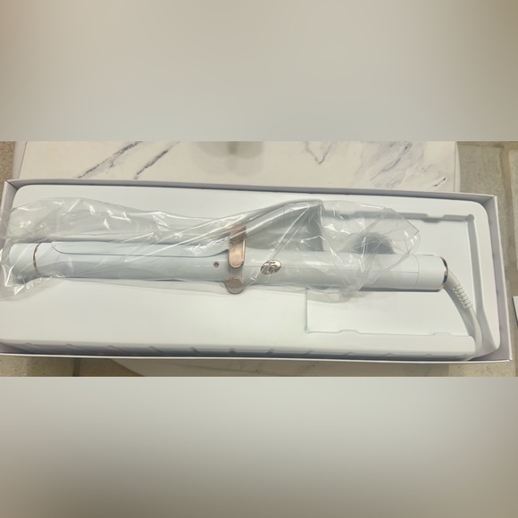 NIB - NEVER USED T3 Singlepass Curl 1” - Picture 6 of 6